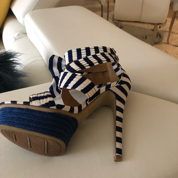 Khloe by Zigi Soho - Picture 6 of 7